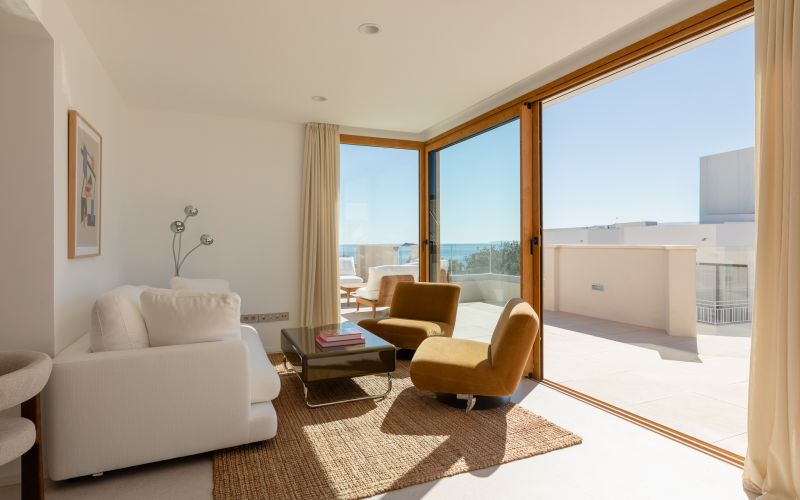 EXCLUSIVO ÁTICO CON PISCINA PRIVADA CON VISTAS AL MAR EN PLAYA D´EN BOSSA