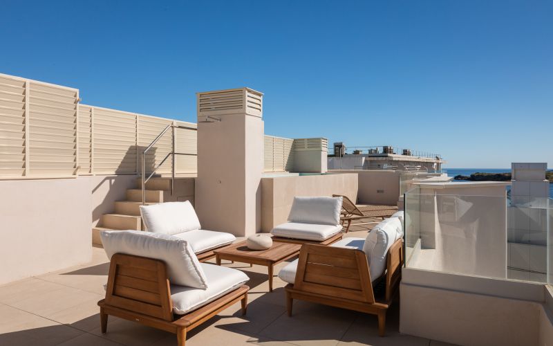 EXCLUSIVO ÁTICO CON PISCINA PRIVADA CON VISTAS AL MAR EN PLAYA D´EN BOSSA