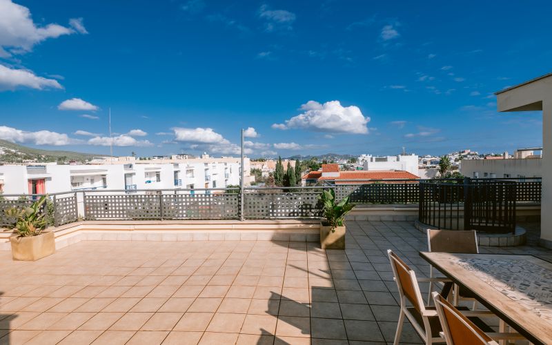 ESPECTACULAR ÁTICO CON VISTAS A DALT VILA