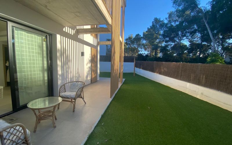 PLANTA BAJA  A ESTRENAR MUY CERCA  DE LA PLAYA