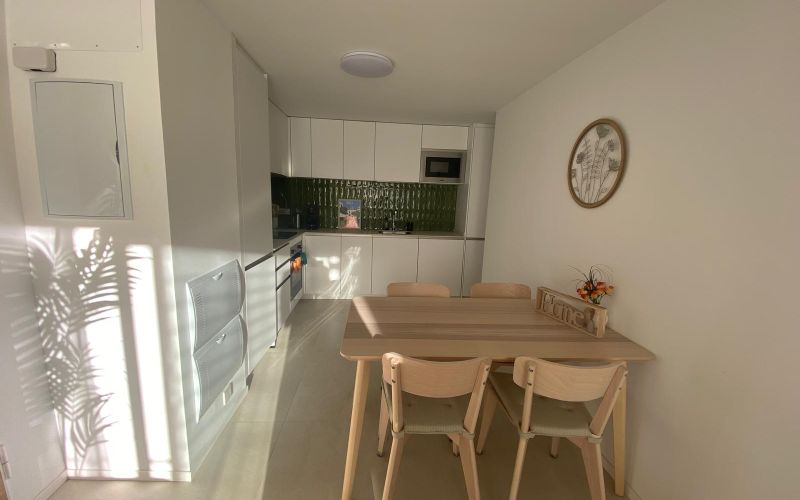 PLANTA BAJA  A ESTRENAR MUY CERCA  DE LA PLAYA