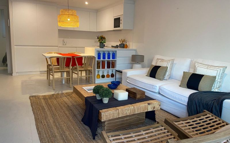 PRECIOSA PLANTA BAJA CERCA DE LA PLAYA DE 2 HABITACIONES CON PARKIG Y TRASTERO