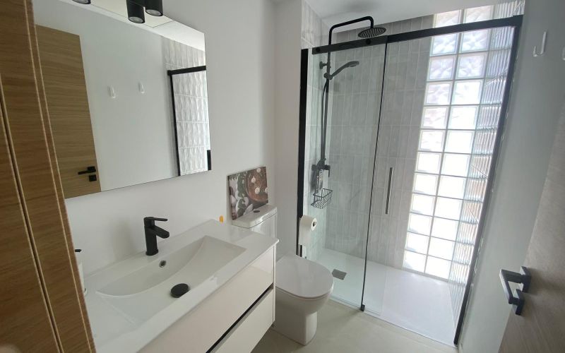 PLANTA BAJA  A ESTRENAR MUY CERCA  DE LA PLAYA