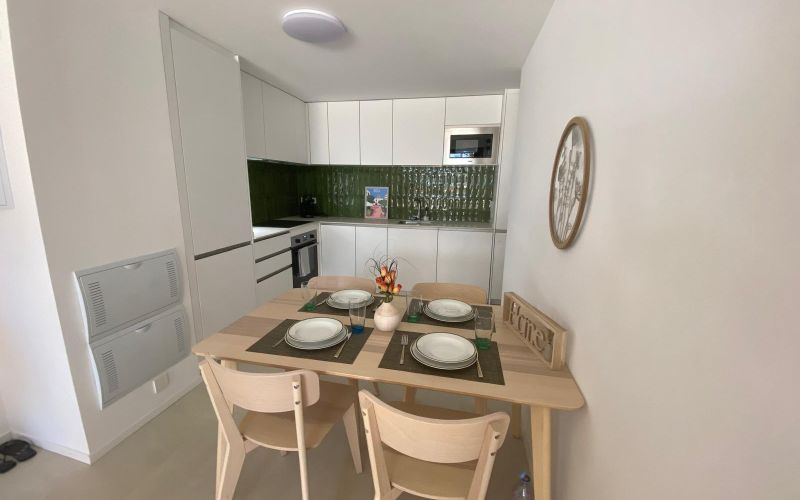 PLANTA BAJA  A ESTRENAR MUY CERCA  DE LA PLAYA