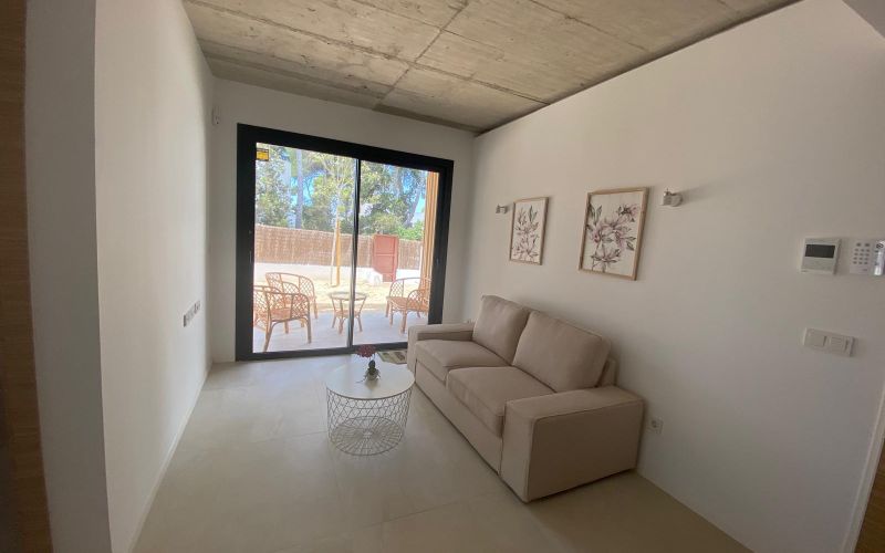 PLANTA BAJA  A ESTRENAR MUY CERCA  DE LA PLAYA